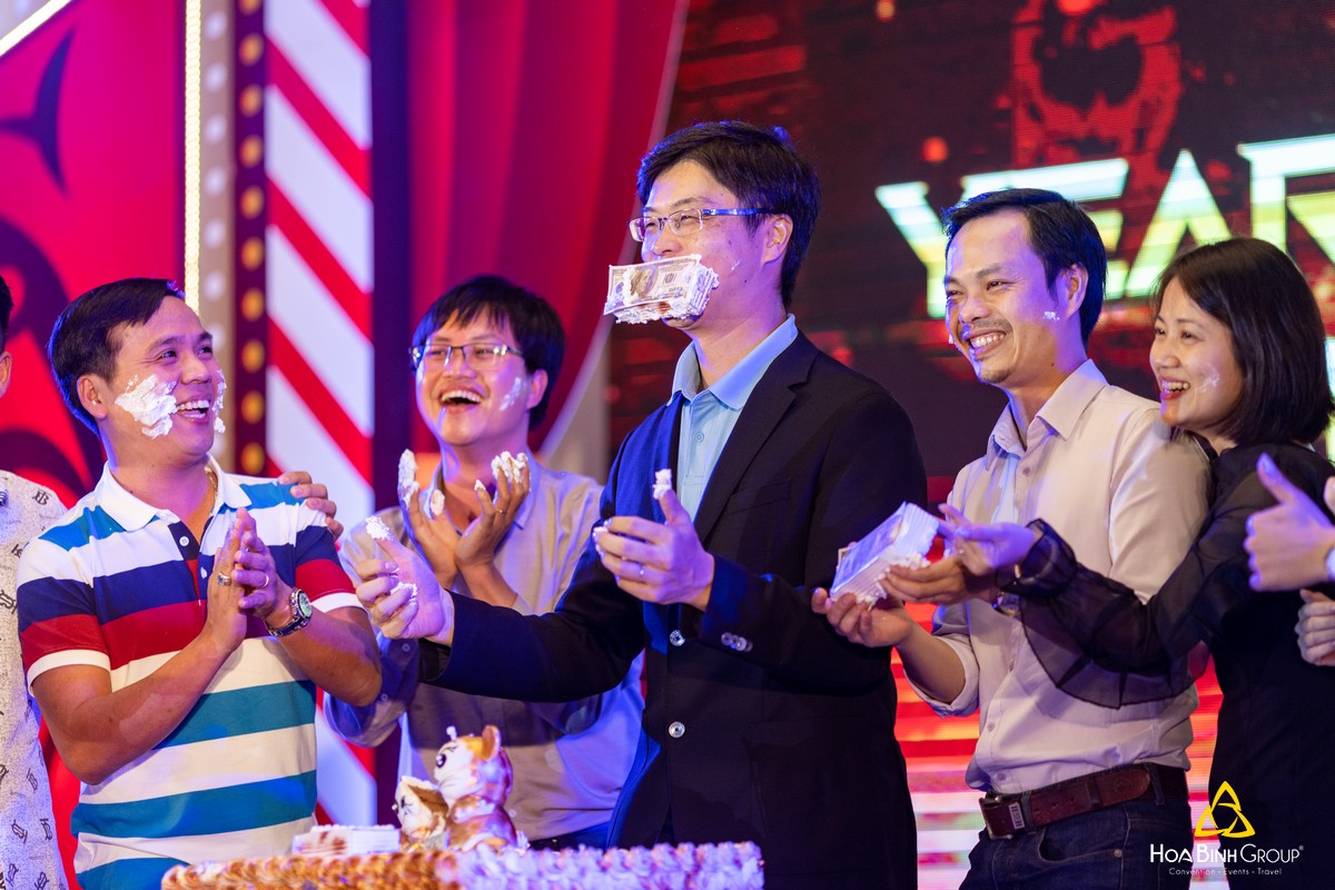 Daikin members enjoyed funny games during the event