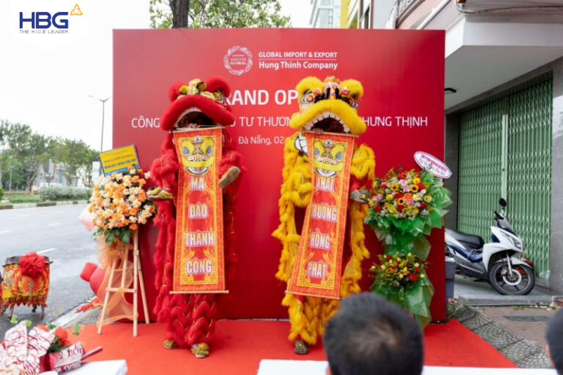 The lion and dragon dance performance is indispensable