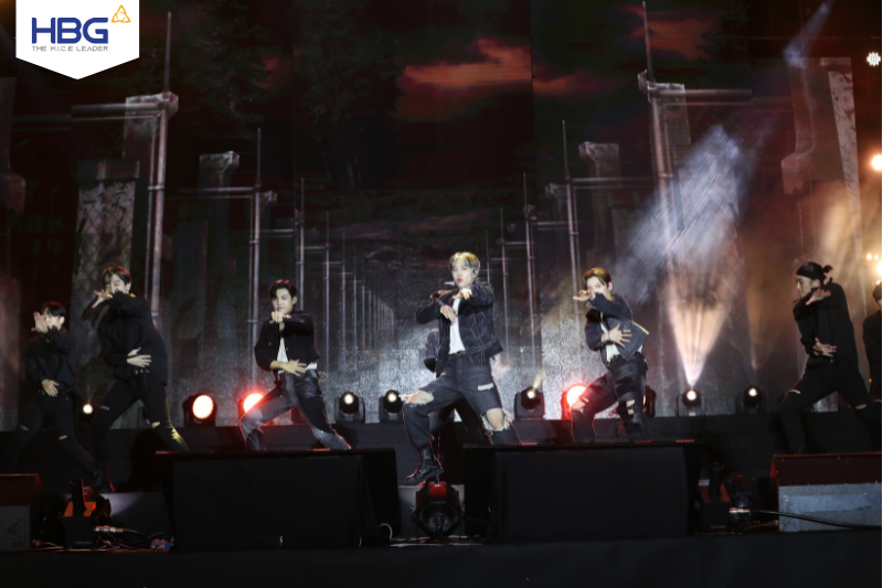 K-Concert is one of three major events of K-Expo that makes a strong impression on viewers with its excellent sound and lighting technology.
