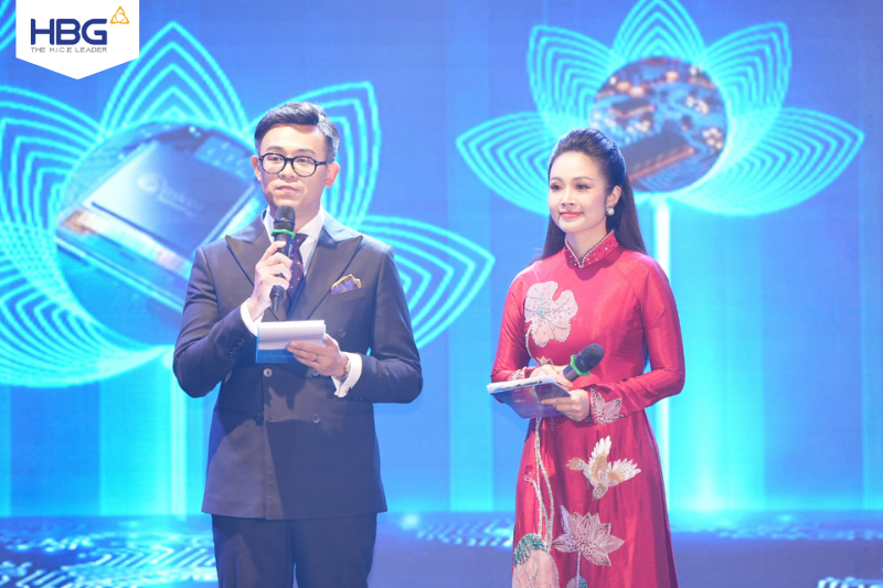 MC VTV Duc Bao and Thuy Linh